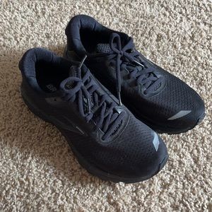 Brooks black GTS Cushion Support shoes